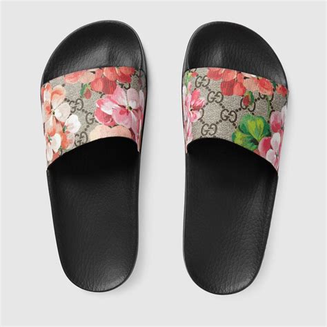 Gucci slides girls